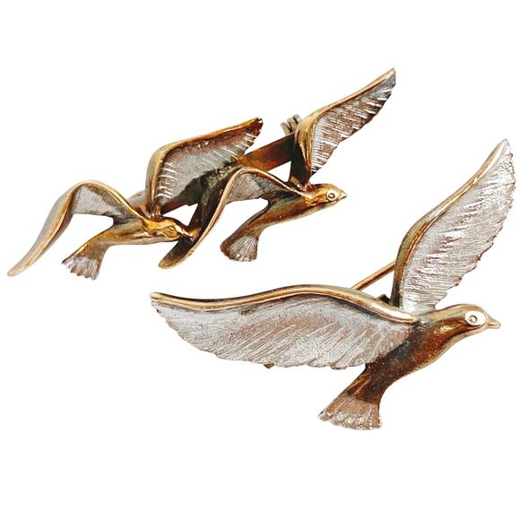 VTG Set of 2 Mid Century Scatter Pins Seagull Birds Gold Tone Silver Tone Brooch - Picture 1 of 11